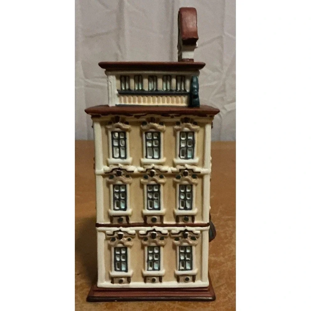 Party Lite P8276 Cafe Vienna Tea light House Candle‎ Holder In Box